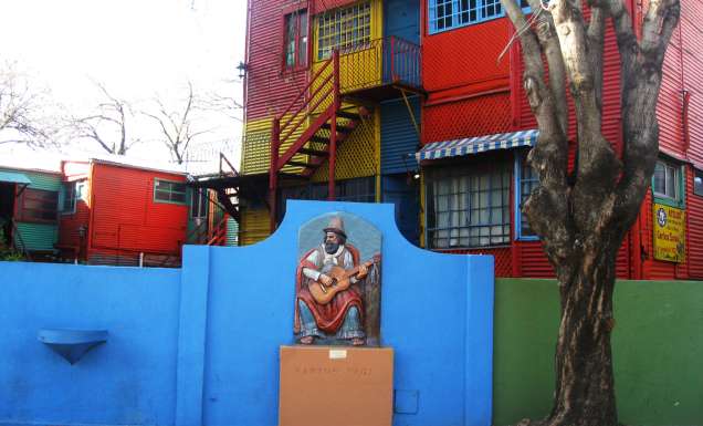 Busker in La Boca, Buenos Aires.