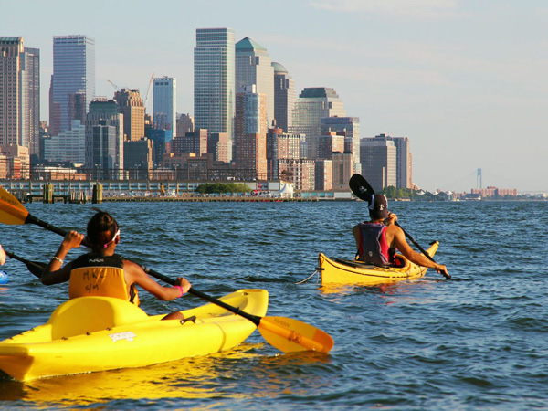 Manhattan Kayak America's biggest cities