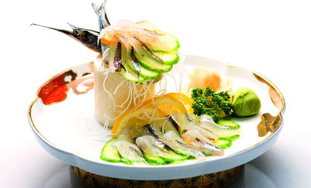 Moscow sushi bar Sayori sashimi at Misato.