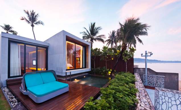 Tropical surrounds at Casa de la Flora villas, Thailand.