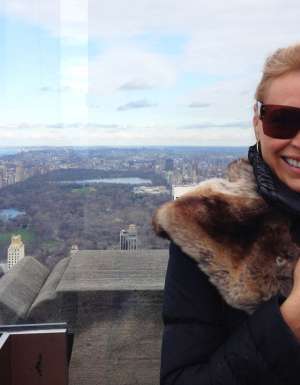 Sonia poses for the mandatory Empire State Building classic shot.