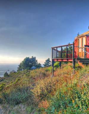 Treebones Resort in California, USA. Photo by Ryuji Morishita.