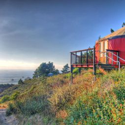 Treebones Resort in California, USA. Photo by Ryuji Morishita.