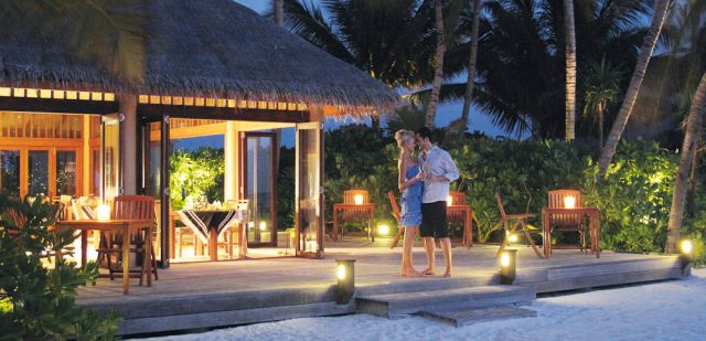 Dine in the open air with sand between your toes.