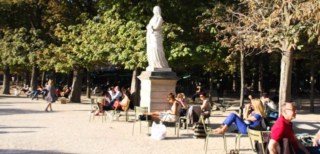 Ahh Parisian park life: Luxemberg Gardens.