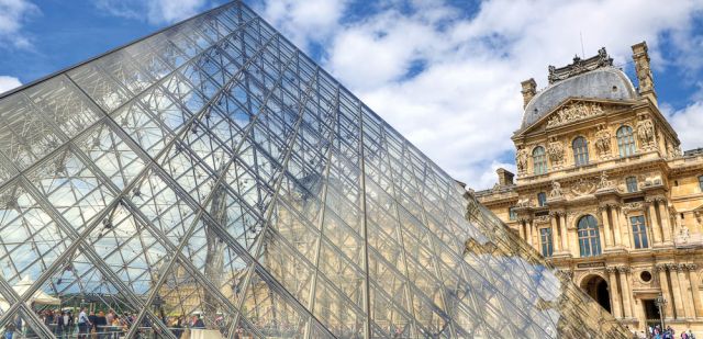 The Pyramide at Musée du Louvre.