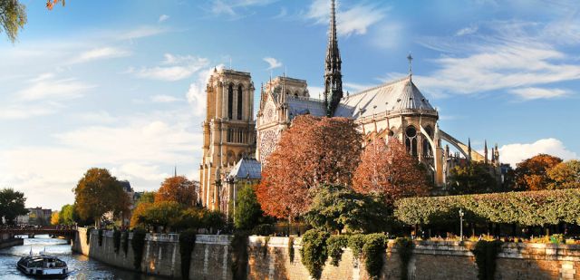 The romantic Notre Dame Cathedral on the banks of the Seine.