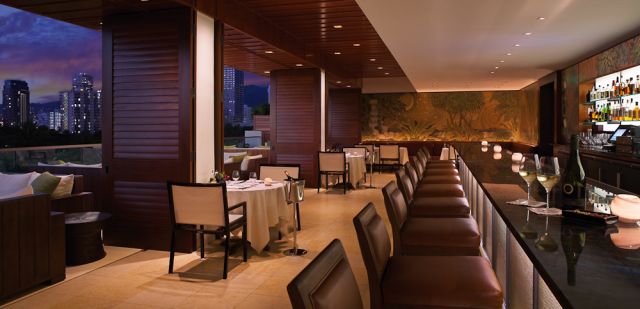 WAI'OLU Lounge at Trump International Hotel Waikiki