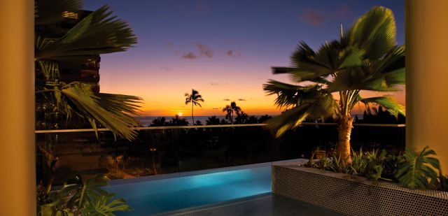 Trump Waikiki infinity pool