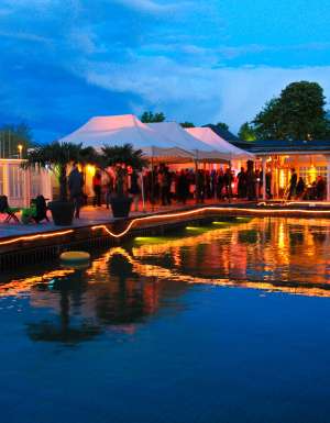Barfussbar - one of the best badi bars in Zurich.