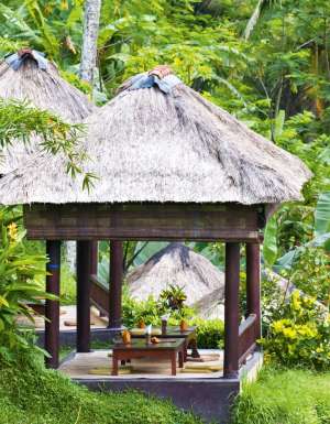 Unwind at Come Home to Bali yoga retreat.