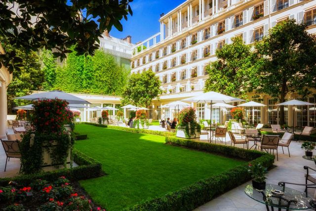 Le Bristol Garden Terrace