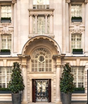 <p>The <em>best accommodation</em> in <strong>London</strong> according to our UK-based editor</p>
