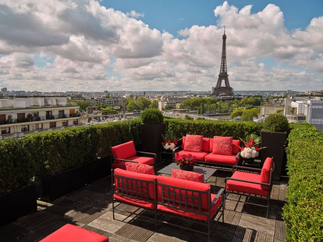 Hôtel Plaza Athénée rooftop terrace