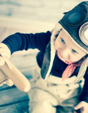 The 7 golden rules of flying with kids