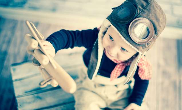 The 7 golden rules of flying with kids