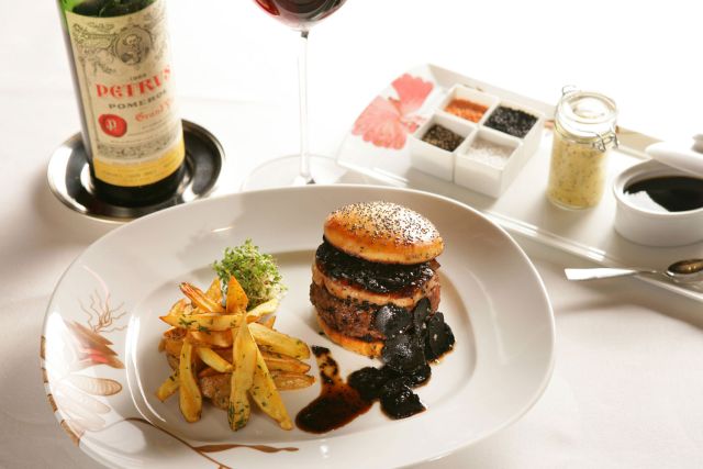The US$5000 FleurBurger at Fleur by Hubert Keller in Las Vegas.
