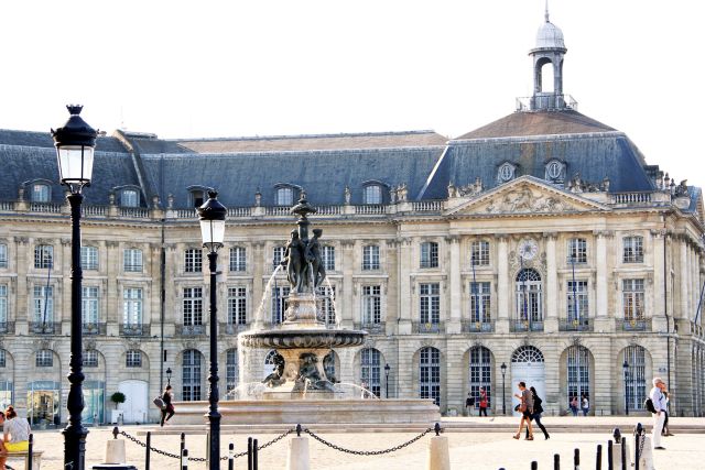 The Three Graces Fountain in front of La Place de la Bourse, Bordeaux.