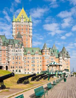 Canada attractions Quebec city Terrasse Dufferin Chateau Frontenac lawrence river