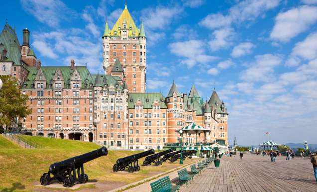 Canada attractions Quebec city Terrasse Dufferin Chateau Frontenac lawrence river