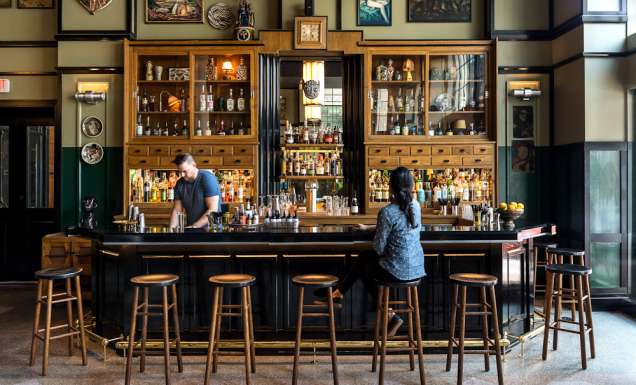 Lobby bar Ace Hotel New Orleans