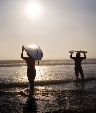 Surfing Tofino: Yes it’s Byron 20 years ago but in Canada