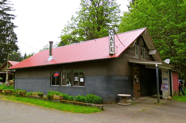 Van Isle British Columbia Canada Foodie Food eat and drink holidays vancouver island cablecook house sayward