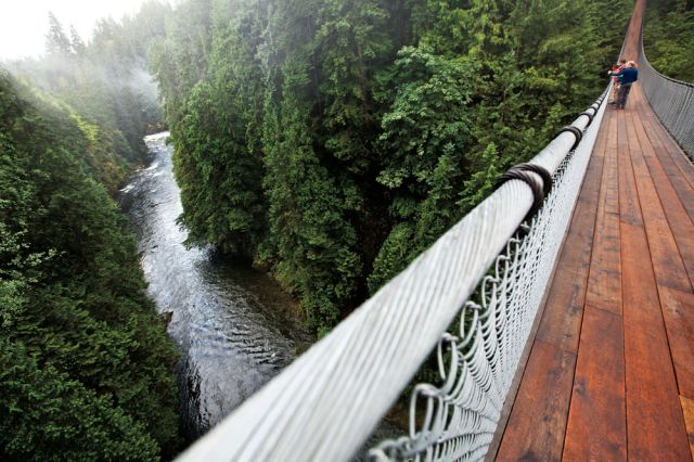Canada Vancouver holidays rainforest capilano suspension bridge