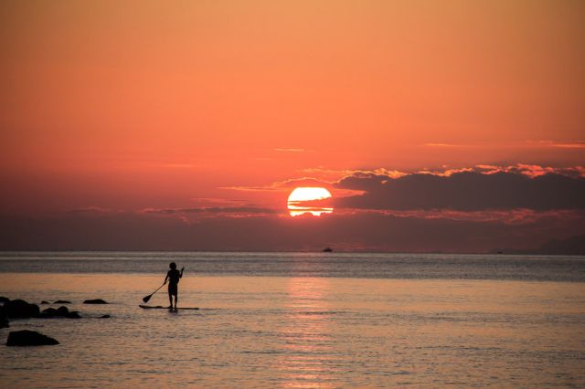 Canada Vancouver holidays paddleboarding dark attractions sunset