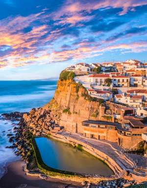Azenhas do Mar in Sintra, Portugal