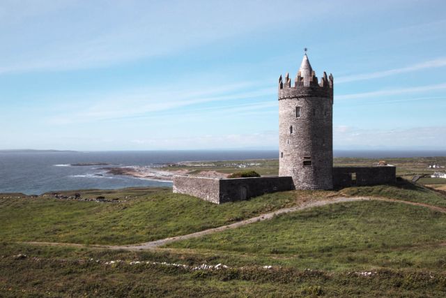 Doolin Doonagore Castle 