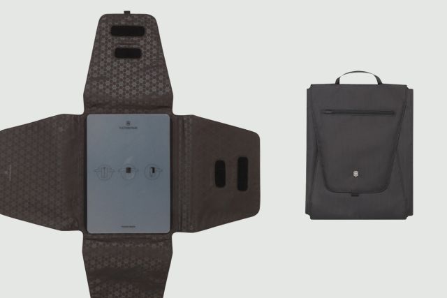 Pakmaster helps keep your clothes crease free