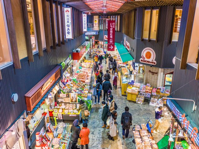 shoppers at Omicho Market