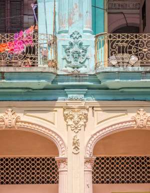 100 tips, tricks and hacks from travel insiders – More for less