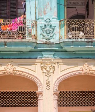 100 tips, tricks and hacks from travel insiders – More for less