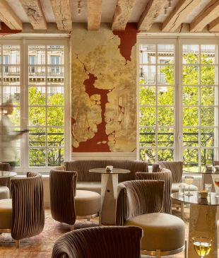 <p>The<i> best bars</i> in <strong>Paris</strong></p>
