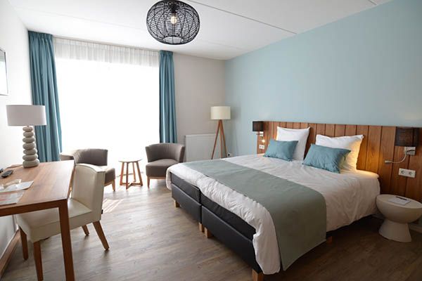 Hotels.com