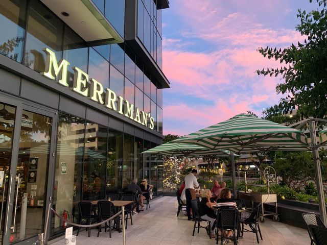 Merriman’s Honolulu alfresco dining space