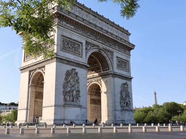 Arc de Triomphe, Champs-Élysées