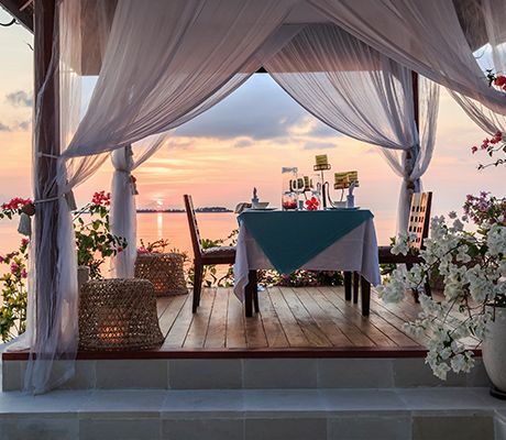 wakatobi-villa-dining