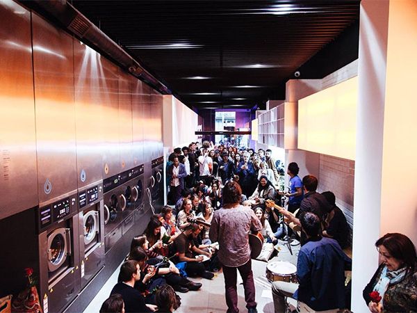 Splash laundromat