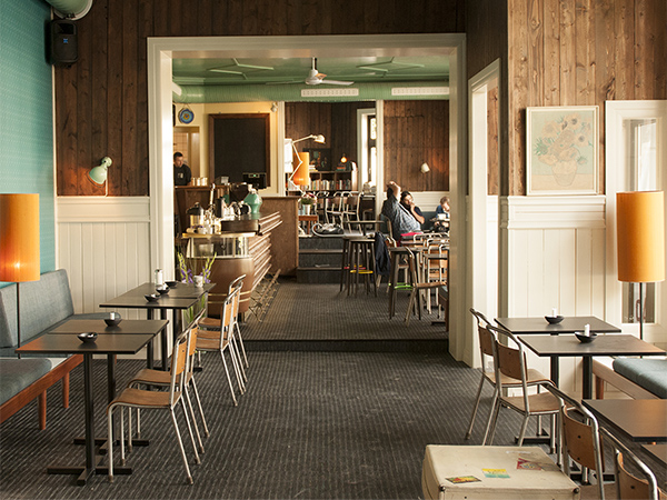 Cafe Laundromat 