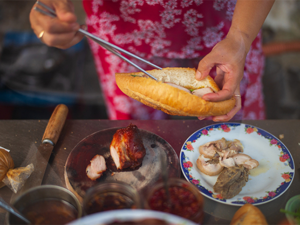street food banh mi