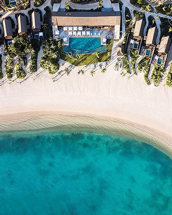 Beachfront pool and villa Six Senses Fiji
