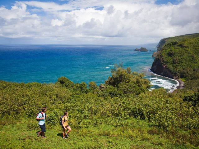hiking the Pololū Valley Lookout Trail
