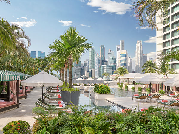 rootop pool at mandarin oriental marina bay singapore hotels