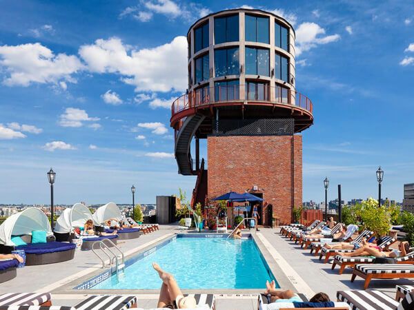 Williamsburg Hotel Pool