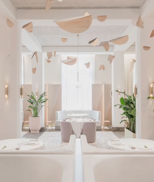 Top 10 places to eat out in Singapore