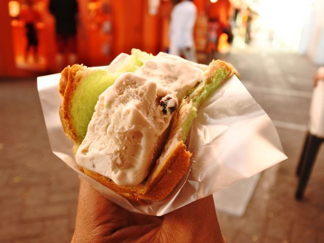 ice cream sandwich in Singapore