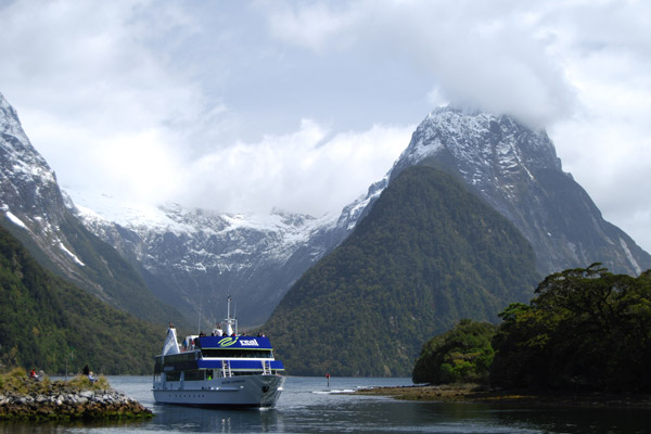 Milford Sound Fiordland cruise